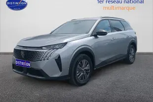 Peugeot 5008 Hybrid 145 allure e-dcs6 gris artense en 3/4 avant droit avec calandre distinctive et jantes alu.