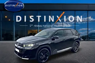 Citroën C5 Aircross hybride noir en 3/4 avant droit, avec jantes alliage noires et vitres teintées.