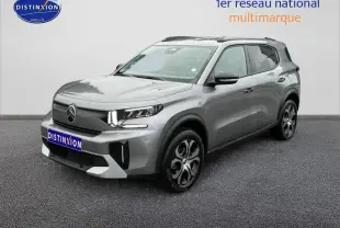 Citroën C3 Aircross gris vue 3/4 avant droit, avec jantes 17 pouces et phares LED distinctifs.