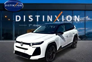Citroën C5 Aircross blanc et noir en 3/4 avant droit, avec toit bi-ton et jantes alliage noires.