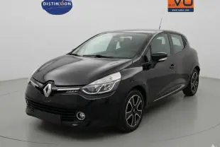 Renault Clio IV dCi 90 noir vue 3/4 avant, jantes alliage 16 pouces et phares antibrouillard visibles.