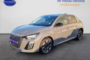 Peugeot 208 gris Sellenium vue 3/4 avant droit avec calandre distinctive et jantes alliage noires.