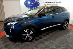 Peugeot 3008 PureTech 130 GT bleu en vue de profil droit, avec jantes alliage et toit noir contrasté.