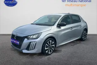 Peugeot 208 gris Artense vue 3/4 avant droit, avec calandre noire et jantes bicolores distinctives.