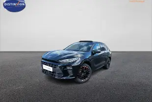 Vue 3/4 avant d'une CUPRA Terramar noire avec jantes noires et cuivrées, toit ouvrant panoramique visible.