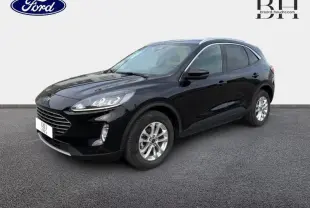 Ford Kuga noir Agate métallisé vu en 3/4 avant droit avec toit ouvrant panoramique électrique visible