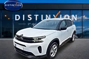 Citroën C5 Aircross blanc vue 3/4 avant droit avec calandre noire brillante et jantes alliage 18 pouces swirl.