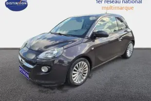Opel Adam marron vue 3/4 avant droit avec jantes alu argent et toit vitré fixe visible.