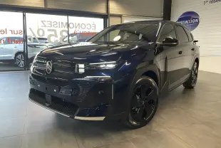 Citroën C5 Aircross bleu Azul en 3/4 avant droit, avec calandre noire brillante et jantes alliage noires.