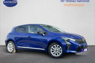 Renault Clio 1.5 dCi 2025 bleu Iron vue de profil droit, avec jantes argentées et rétroviseurs noirs.