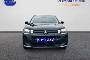 Vue frontale d'un Citroën C5 Aircross noir 2026 avec phares LED et calandre épurée sur fond neutre.