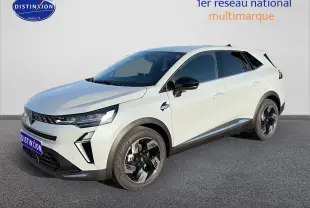 Vue 3/4 avant droite d'un Renault Symbioz gris rafale avec jantes alliage noires et vitres surteintées.