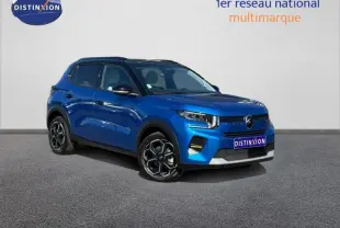 Citroën C3 2025 Bright Blue vue 3/4 avant droit avec toit noir Perla Nera et jantes alu distinctives.