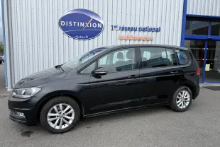 Volkswagen Touran noir 2017 vue de profil côté gauche, monospace compact avec jantes alliage argentées.