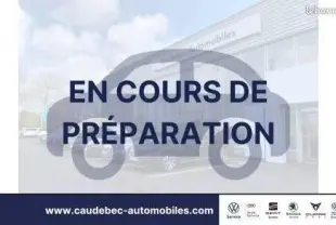 Image générique avec texte "En cours de préparation" masquant une Volkswagen Passat 1.5 eHybrid 2024 bleu, vue 3/4 avant.