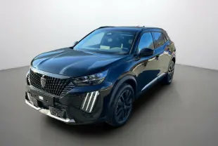 Peugeot 2008 Hybrid 145 GT Vision noir perla nera vue 3/4 avant avec calandre et feux LED distinctifs.