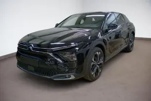 Citroën C5 X Noir Perla vue 3/4 avant droit, mettant en valeur ses phares LED et jantes alliage 19 pouces.