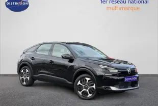 Citroën C4 1.2 Hybride noir Perla Nera vue 3/4 avant droit avec jantes alu et phares LED modernes.