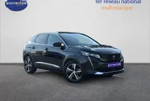 Peugeot 3008 2024 bleu Célèbes avec toit noir, vue 3/4 avant droit, calandre et jantes distinctives GT.