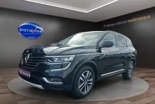 Renault Koleos noir 2017 en 3/4 avant droit, SUV élégant avec phares LED et jantes alliage 18 pouces visibles.