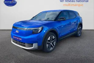 Ford Explorer électrique bleu Premium My Mind métallisé vu en 3/4 avant droit sur fond neutre.