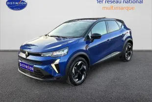 Renault Captur 2026 bleu iron et noir en 3/4 avant, avec jantes alu noires et toit noir contrasté.