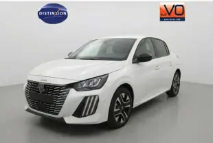 Peugeot 208 Hybrid blanc vue 3/4 avant droit, avec calandre noire et jantes alliage 16 pouces distinctives.
