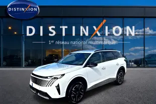 Peugeot 5008 Hybrid 145 allure blanc vue 3/4 avant droit devant showroom Distinxion.