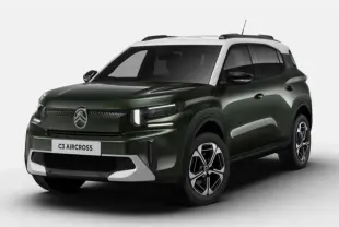 Citroën C3 Aircross hybride 2025 en vert Montana avec toit blanc, vue 3/4 avant droit mettant en valeur ses phares LED et jantes.