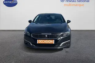 Peugeot 508 GT Line noire vue de face, avec calandre distinctive et plaque "OCCASION" visible.