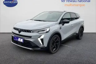 Renault Symbioz esprit Alpine E-Tech gris clair en 3/4 avant droit avec phares LED et jantes noires brillantes