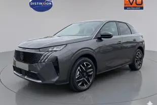 Peugeot 3008 Hybrid gris en 3/4 avant droit, avec jantes alliage noires et calandre distinctive noire.