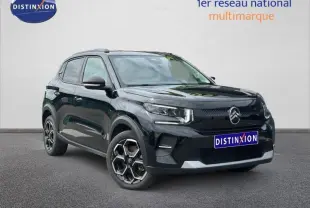 Citroën C3 électrique noir Perla Nera vue 3/4 avant avec jantes distinctives et calandre épurée.