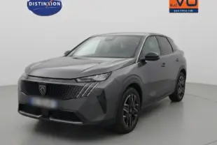 Peugeot 3008 Hybrid gris en 3/4 avant droit, avec calandre distinctive et jantes alliage 18 pouces.