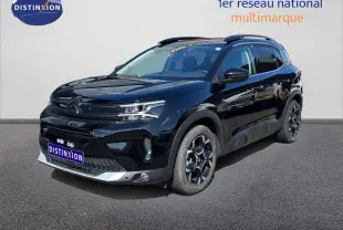 Citroën C5 Aircross noir Perla Nera, vue 3/4 avant droit, avec jantes bi-ton et toit noir.