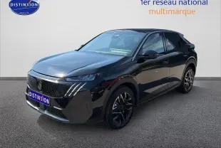 Peugeot 3008 noir perla nera vue 3/4 avant droit avec jantes alu et calandre distinctive.
