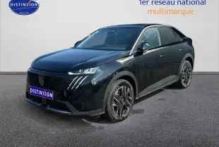 Peugeot 3008 noir perla nera vue 3/4 avant droit, jantes alu et phares LED distinctifs visibles.