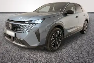 Peugeot 3008 bleu en 3/4 avant droit, avec calandre distinctive et jantes alliage noires.