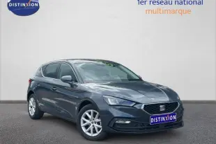 SEAT Leon 2.0 TDI 2025 noir minuit métallisé vue 3/4 avant avec jantes alu et calandre distinctive