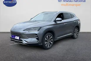 Vue 3/4 avant du SUV BYD SEAL U gris métallisé, soulignant ses lignes modernes et ses jantes distinctives.