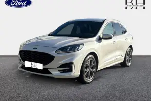 Ford Kuga blanc Premium Platinum en 3/4 avant droit, avec calandre noire et jantes alliage distinctives.