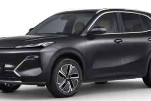 SUV Geely STARRAY PRO hybride rechargeable noir, vue 3/4 avant droit avec phares LED fins et jantes stylisées.