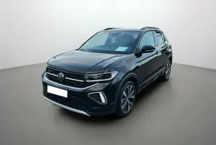 Volkswagen T-Cross TSI 116 DSG7 R-Line noir intense vue 3/4 avant droit avec jantes alu 18 pouces et feux LED matrix.