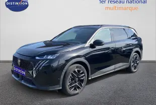 Peugeot 5008 Hybrid noir Perla Nera métal en 3/4 avant droit, avec jantes alliage noires et toit panoramique.