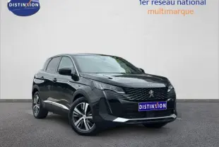 Peugeot 3008 Hybride Rechargeable noir Perla Nera vue 3/4 avant avec calandre distinctive et jantes alliage.