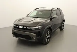 Dacia Duster Journey Hybrid 155 noir, vue 3/4 avant droit, avec calandre moderne et jantes alliage distinctives.