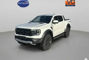 Ford Ranger Raptor blanc en 3/4 avant droit, avec jantes noires et marchepieds visibles sur fond neutre.