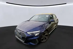 Audi A3 2.0 TDI S-Line bleu vue 3/4 avant droit, avec calandre hexagonale et jantes alliage distinctives.
