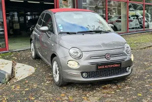 Fiat 500C 2019 gris Electroclash vue 3/4 avant droit avec toit rouge et jantes argentées.