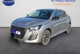 Peugeot 208 Hybrid 110 e-DCS6 Style gris, vue 3/4 avant droit avec calandre noire et phares LED distinctifs.